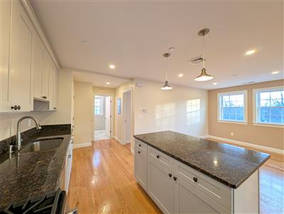 3 bed, 3 bath apartment for rent at 628 Trapelo Rd Unit 2, Belmont — photo 3 of 28