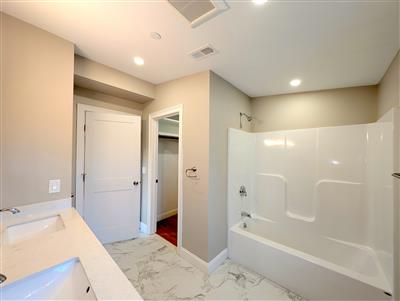 3 bed, 3 bath apartment for rent at 628 Trapelo Rd Unit 2, Belmont — photo 19 of 28