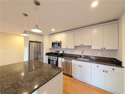 3 bed, 3 bath apartment for rent at 628 Trapelo Rd Unit 2, Belmont — photo 2 of 28