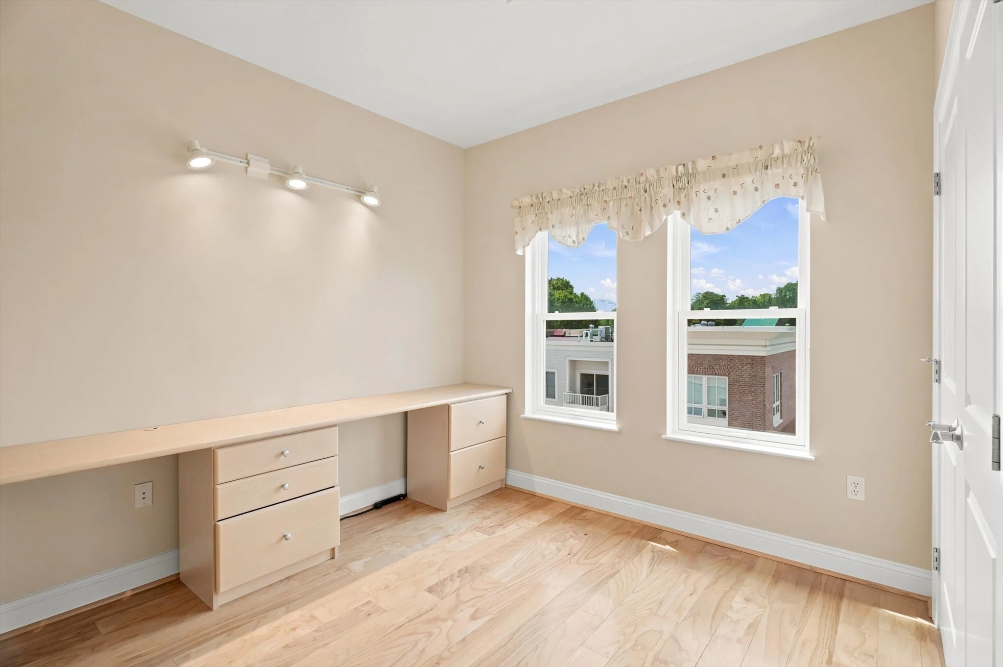 2 bed, 2 bath apartment for rent at 629 Hammon St Unit EPH15, Chestnut Hill — photo 21 of 28