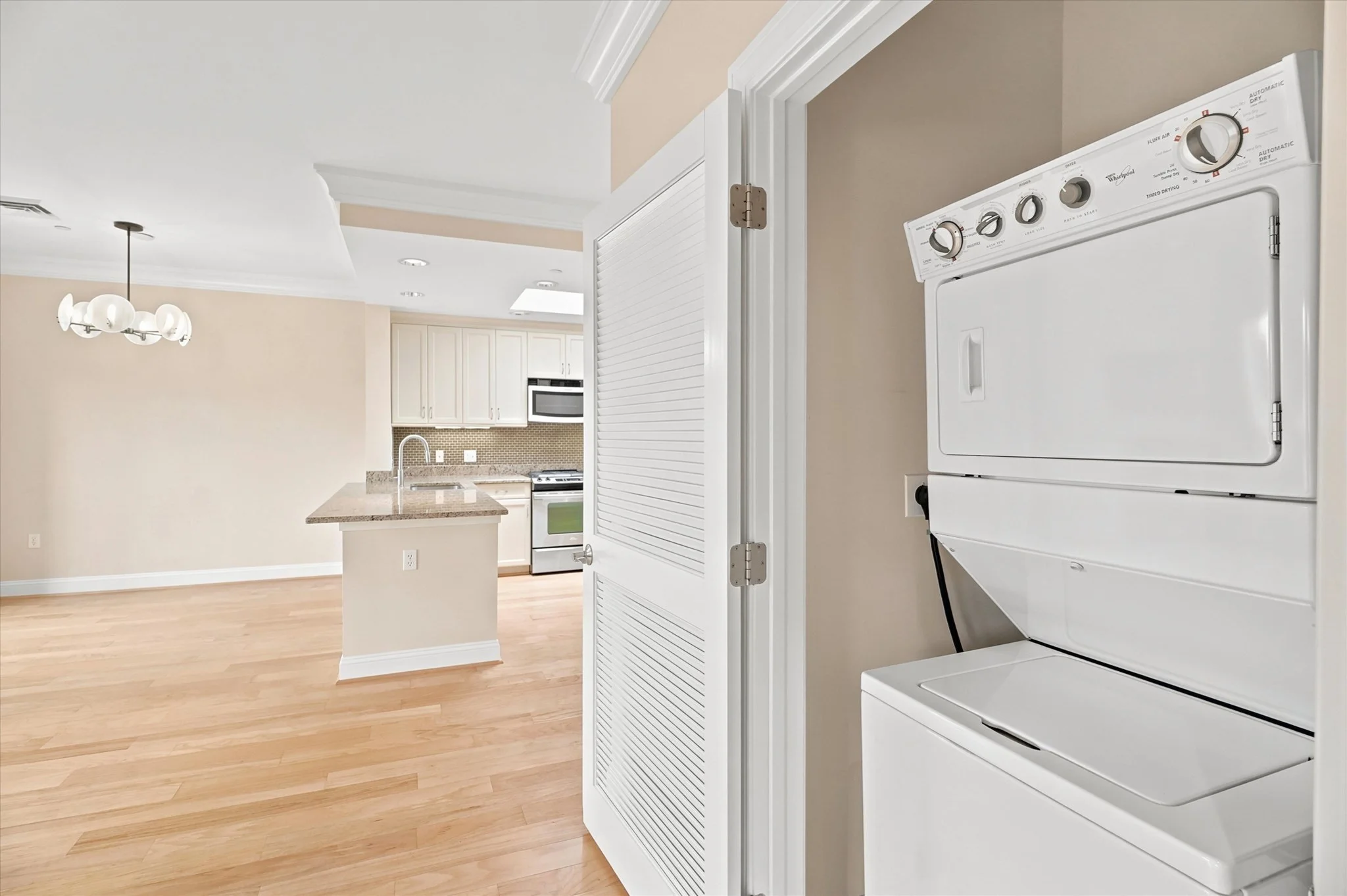 2 bed, 2 bath apartment for rent at 629 Hammon St Unit EPH15, Chestnut Hill — photo 9 of 28