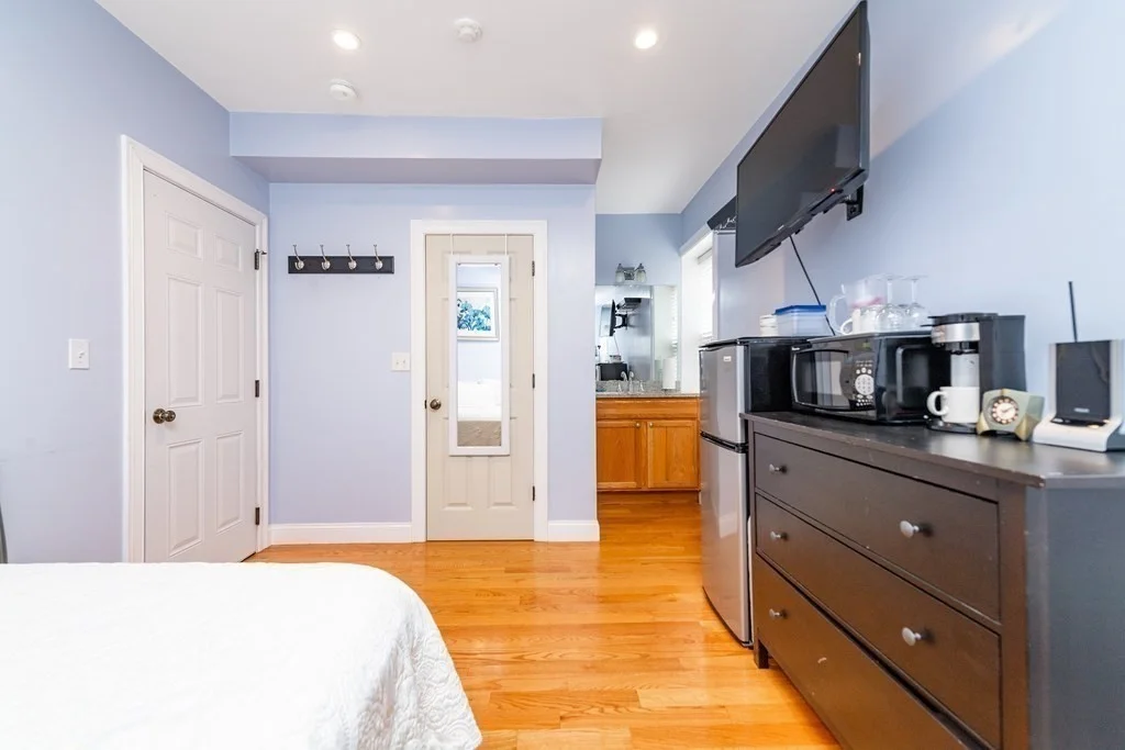Studio bed, 1 bath apartment for rent at 629 Tremont Unit 5, Boston — photo 3 of 6