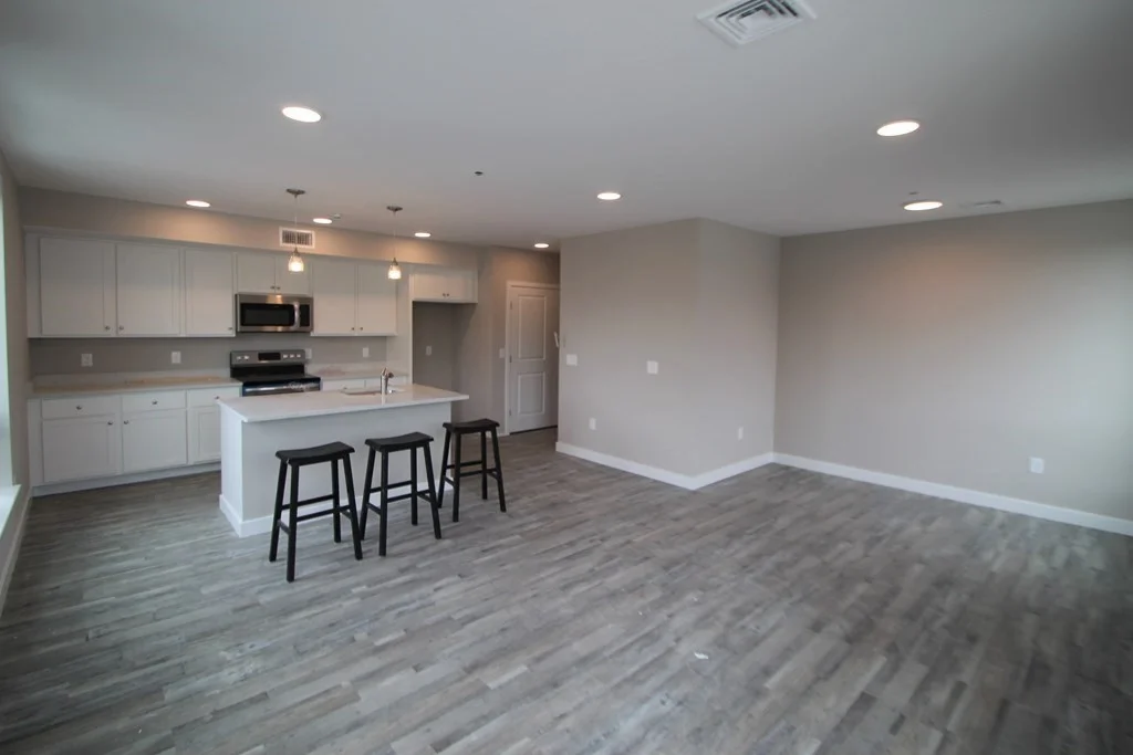 1 bed, 1 bath apartment for rent at 629 Washington St Unit 202, Whitman — photo 2 of 12