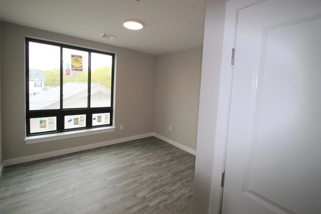 1 bed, 1 bath apartment for rent at 629 Washington St Unit 202, Whitman — photo 5 of 12