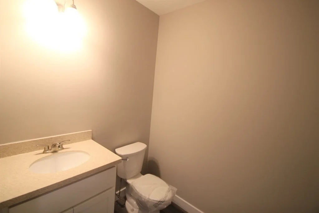 1 bed, 1 bath apartment for rent at 629 Washington St Unit 202, Whitman — photo 6 of 12