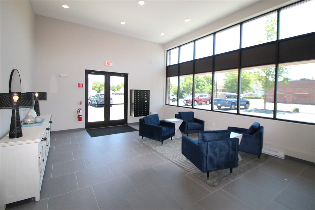 1 bed, 1 bath apartment for rent at 629 Washington St Unit 208, Whitman — photo 14 of 17