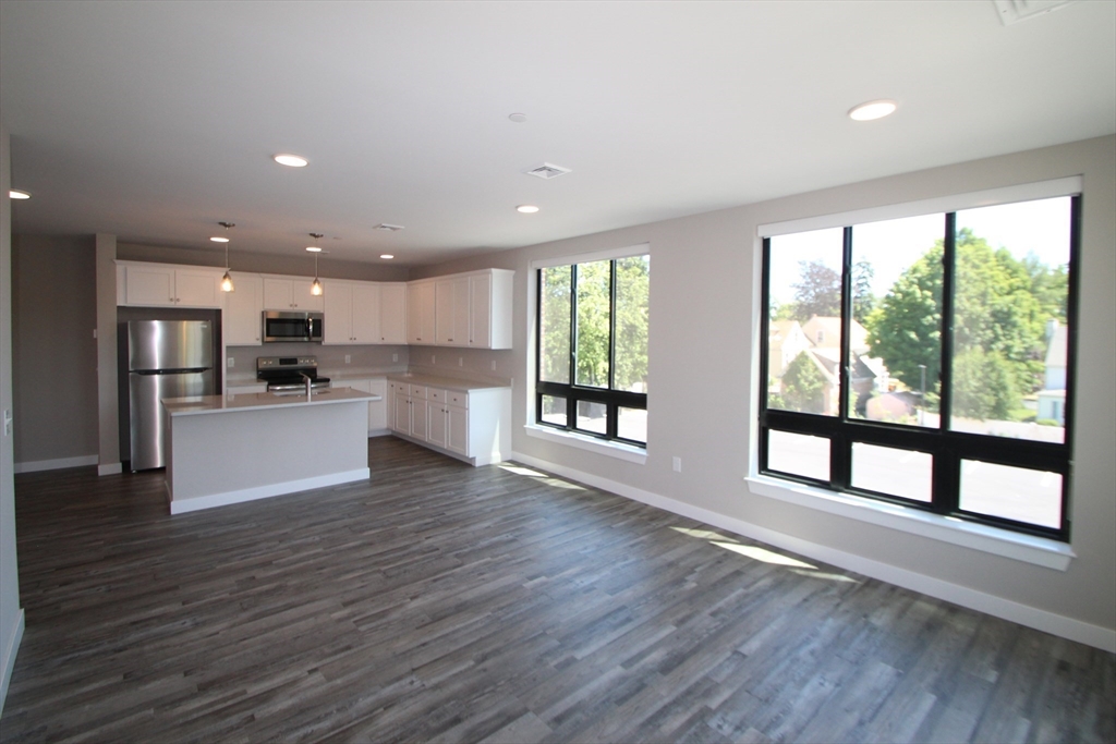 1 bed, 1 bath apartment for rent at 629 Washington St Unit 208, Whitman — photo 6 of 17
