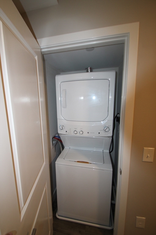 1 bed, 1 bath apartment for rent at 629 Washington St Unit 208, Whitman — photo 11 of 17