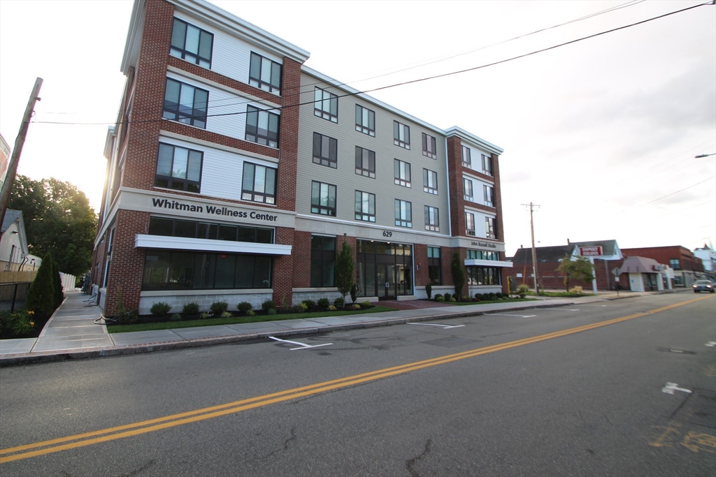 1 bed, 1 bath apartment for rent at 629 Washington St Unit 208, Whitman — photo 1 of 17