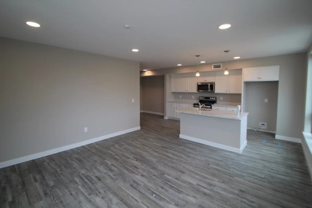 2 bed, 2 bath apartment for rent at 629 Washington St Unit 307, Whitman — photo 4 of 11