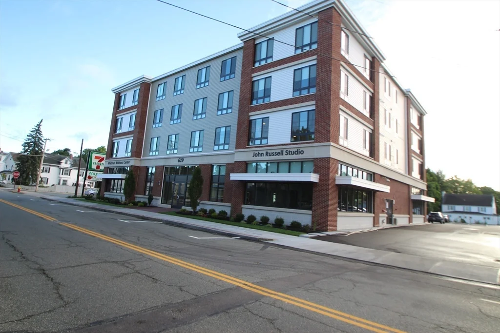 2 bed, 2 bath apartment for rent at 629 Washington St Unit 307, Whitman — photo 2 of 11