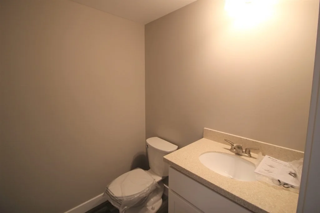 2 bed, 2 bath apartment for rent at 629 Washington St Unit 307, Whitman — photo 9 of 11