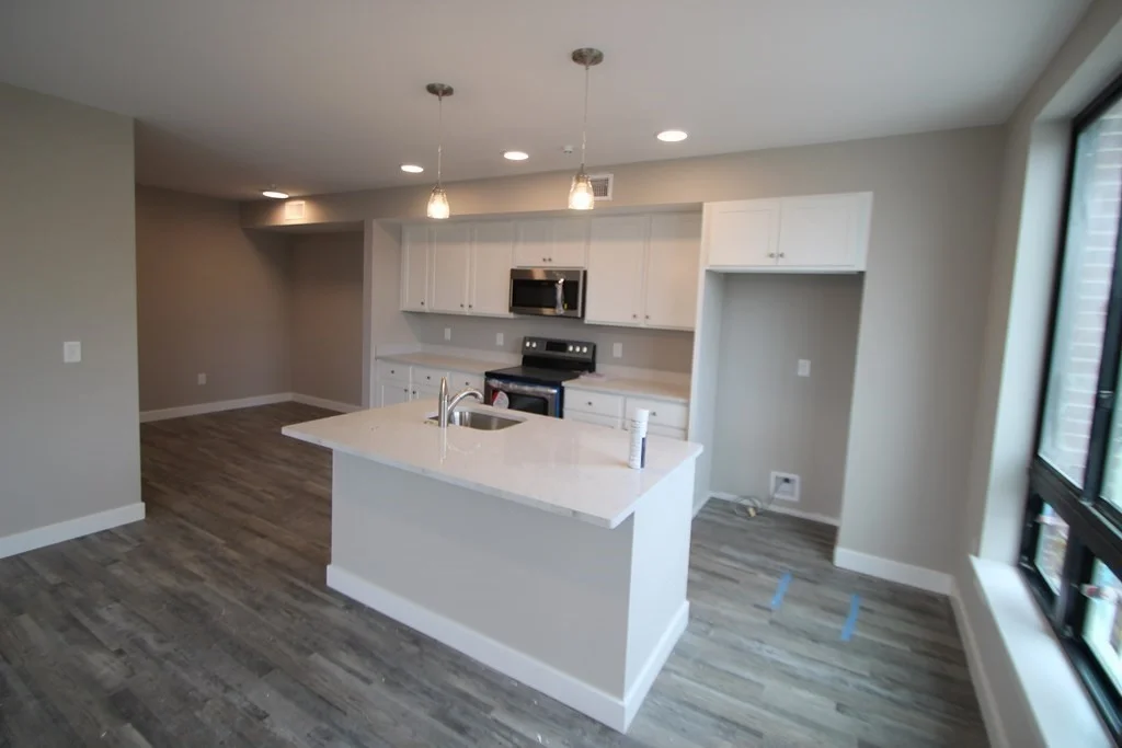 2 bed, 2 bath apartment for rent at 629 Washington St Unit 307, Whitman — photo 3 of 11