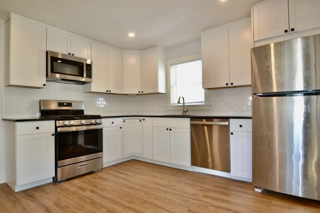 3 bed, 2 bath apartment for rent at 63-65 Cherry St Unit 2R, Ashland — photo 2 of 21