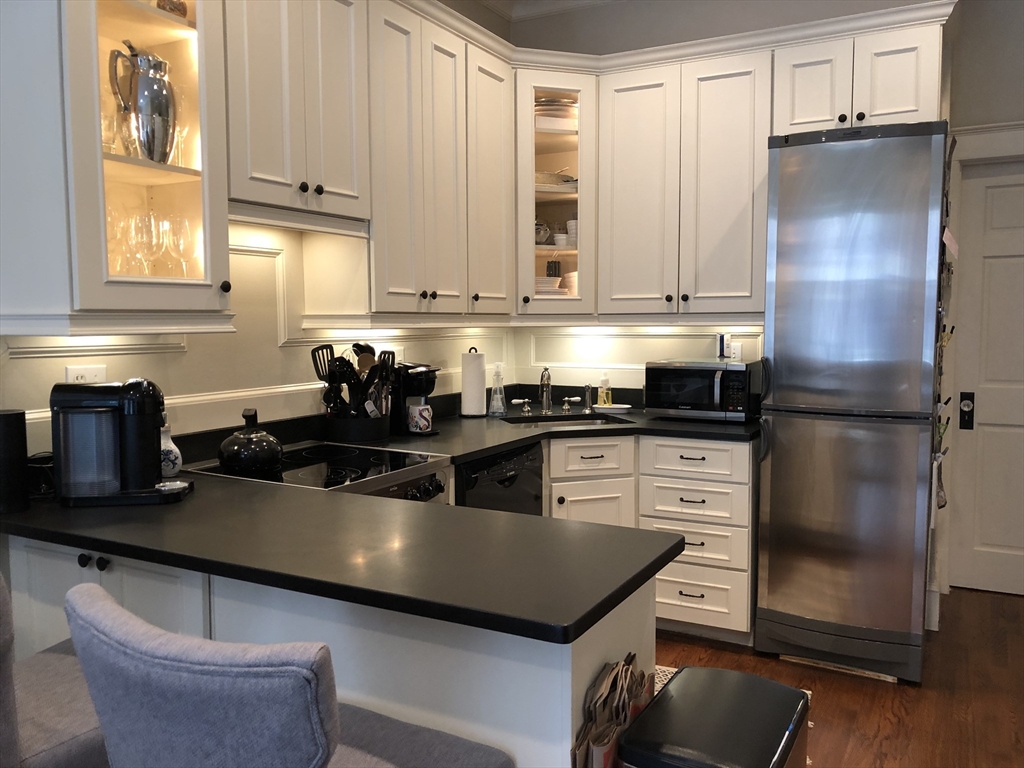 1 bed, 1 bath apartment for rent at 63 Appleton St Unit 2, South End — photo 6 of 11
