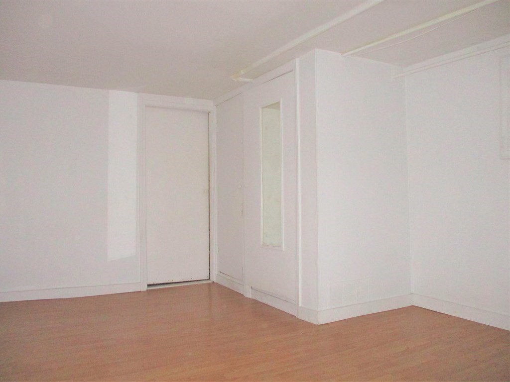 1 bed, 1 bath apartment for rent at 63 Arlington St Unit 1, Oak Square — photo 4 of 9