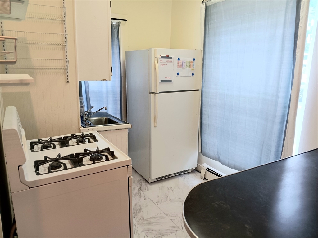 1 bed, 1 bath apartment for rent at 63 Arlington St Unit 1, Oak Square — photo 5 of 9