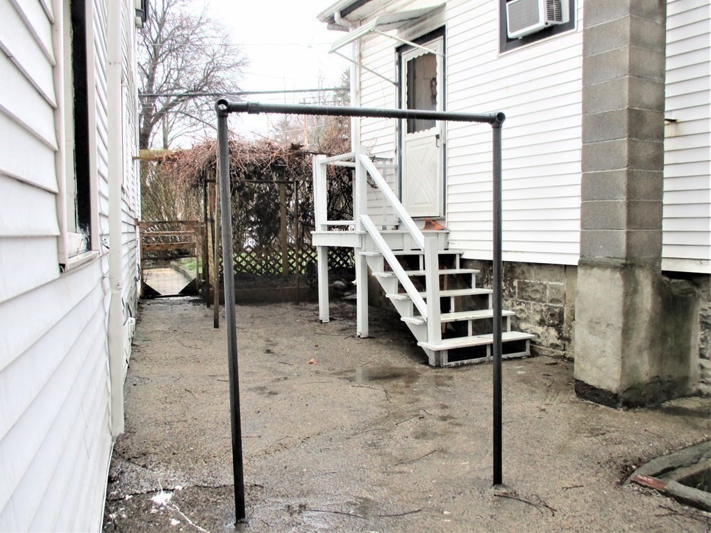 1 bed, 1 bath apartment for rent at 63 Arlington St Unit 1, Oak Square — photo 9 of 9
