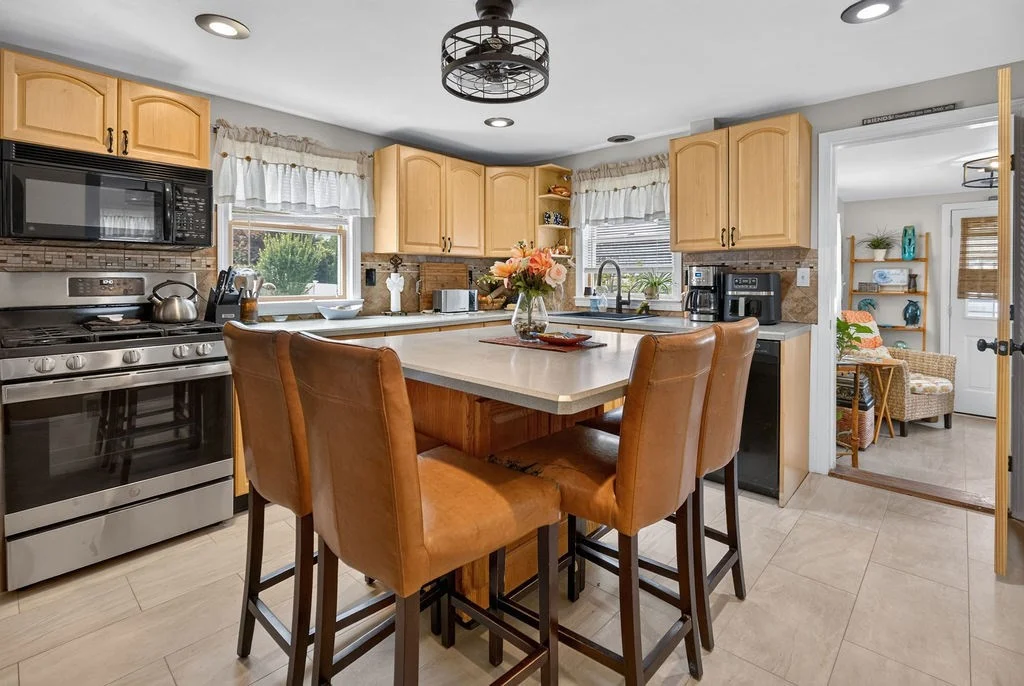 3 bed, 2 bath apartment for rent at 63 Asiaf Way, Manomet — photo 17 of 32