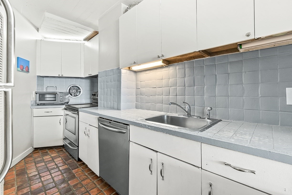 2 bed, 2 bath apartment for rent at 63 Atlantic Ave Unit 4A, Waterfront — photo 10 of 27