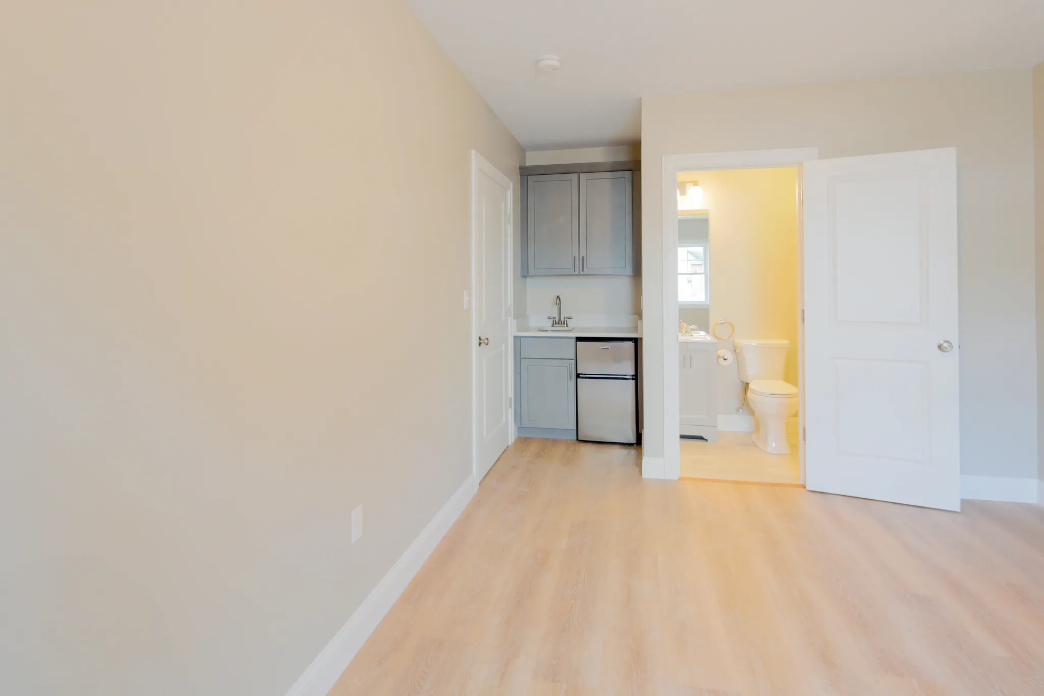 3 bed, 3.5 bath apartment for rent at 63 Bacon St Unit 2, Banks Square — photo 3 of 31