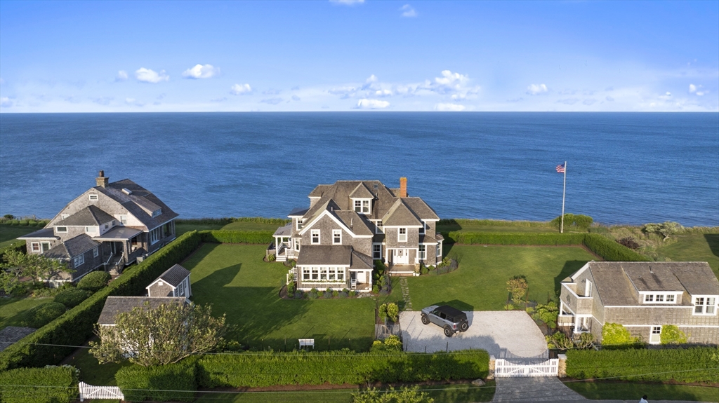 8+ bed, 4+ bath apartment for rent at 63 Baxter Rd, Siasconset — photo 1 of 21