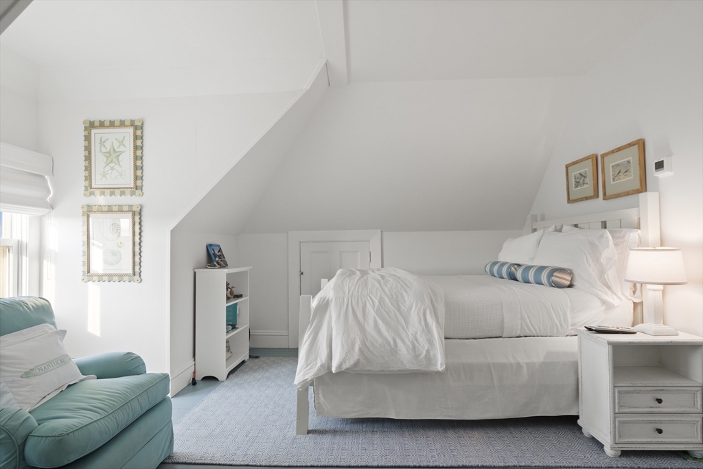 8+ bed, 4+ bath apartment for rent at 63 Baxter Rd, Siasconset — photo 15 of 21