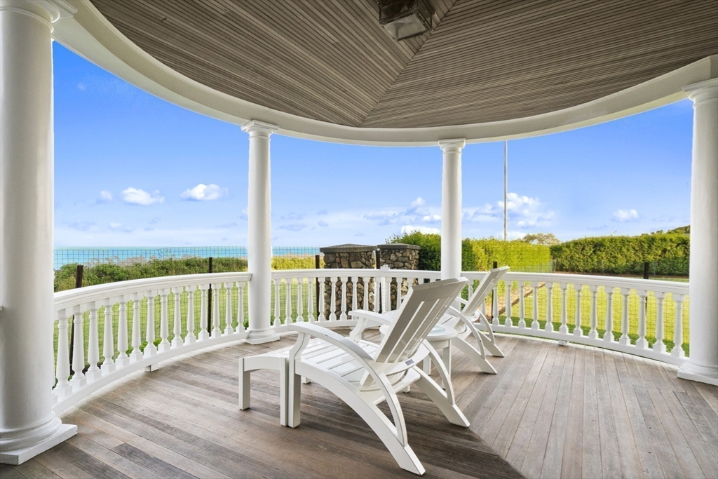 8+ bed, 4+ bath apartment for rent at 63 Baxter Rd, Siasconset — photo 5 of 21