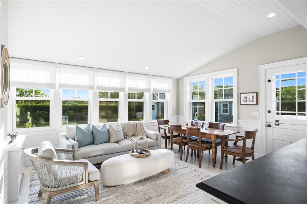 8+ bed, 4+ bath apartment for rent at 63 Baxter Rd, Siasconset — photo 9 of 21