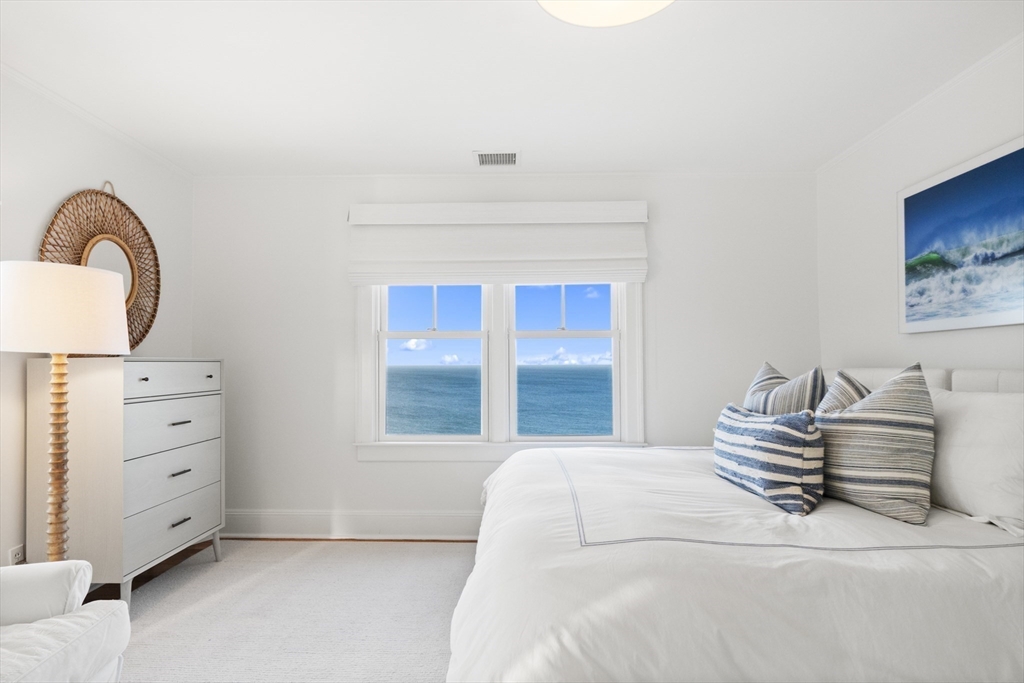 8+ bed, 4+ bath apartment for rent at 63 Baxter Rd, Siasconset — photo 18 of 21