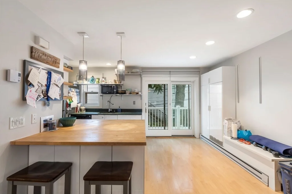 2 bed, 1 bath apartment for rent at 63 Bolton St Unit 63, South Boston — photo 4 of 29