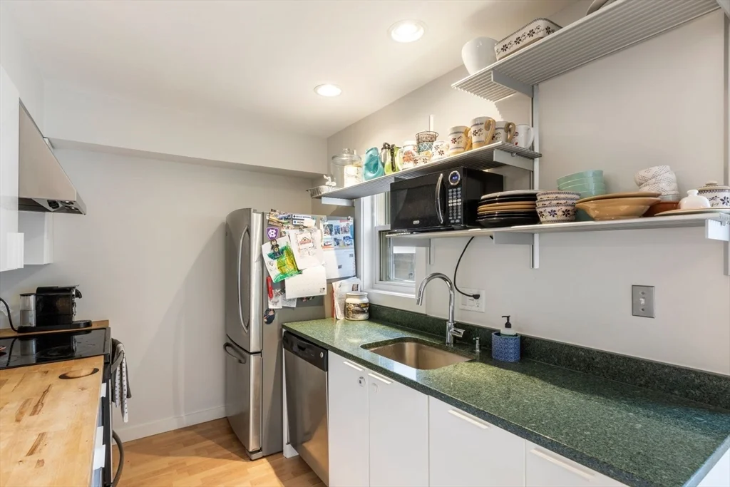 2 bed, 1 bath apartment for rent at 63 Bolton St Unit 63, South Boston — photo 6 of 29