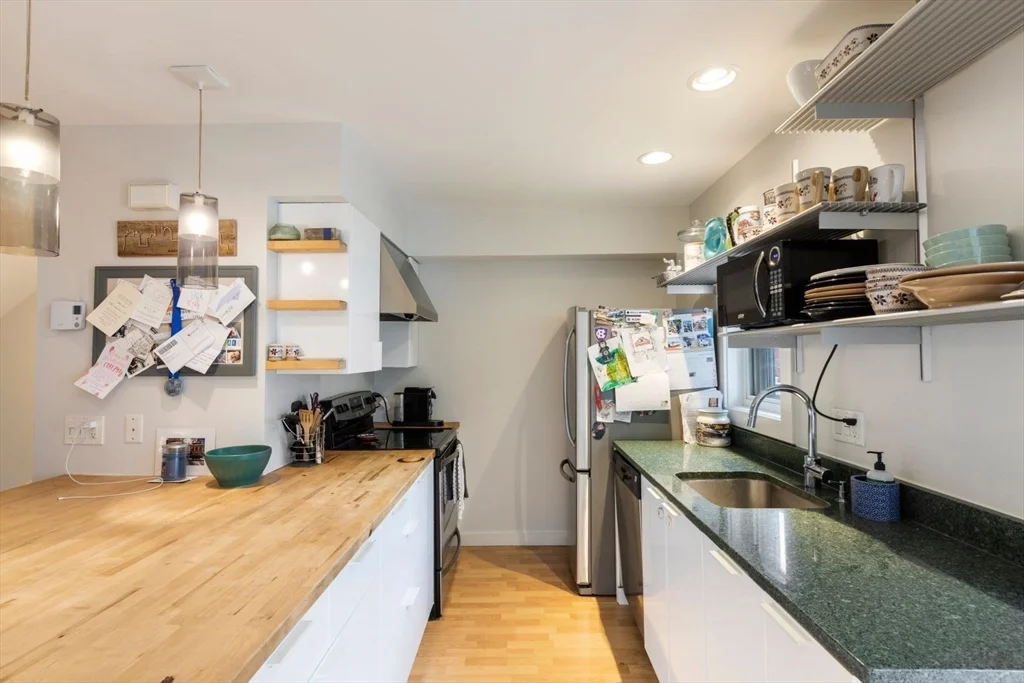 2 bed, 1 bath apartment for rent at 63 Bolton St Unit 63, South Boston — photo 5 of 29