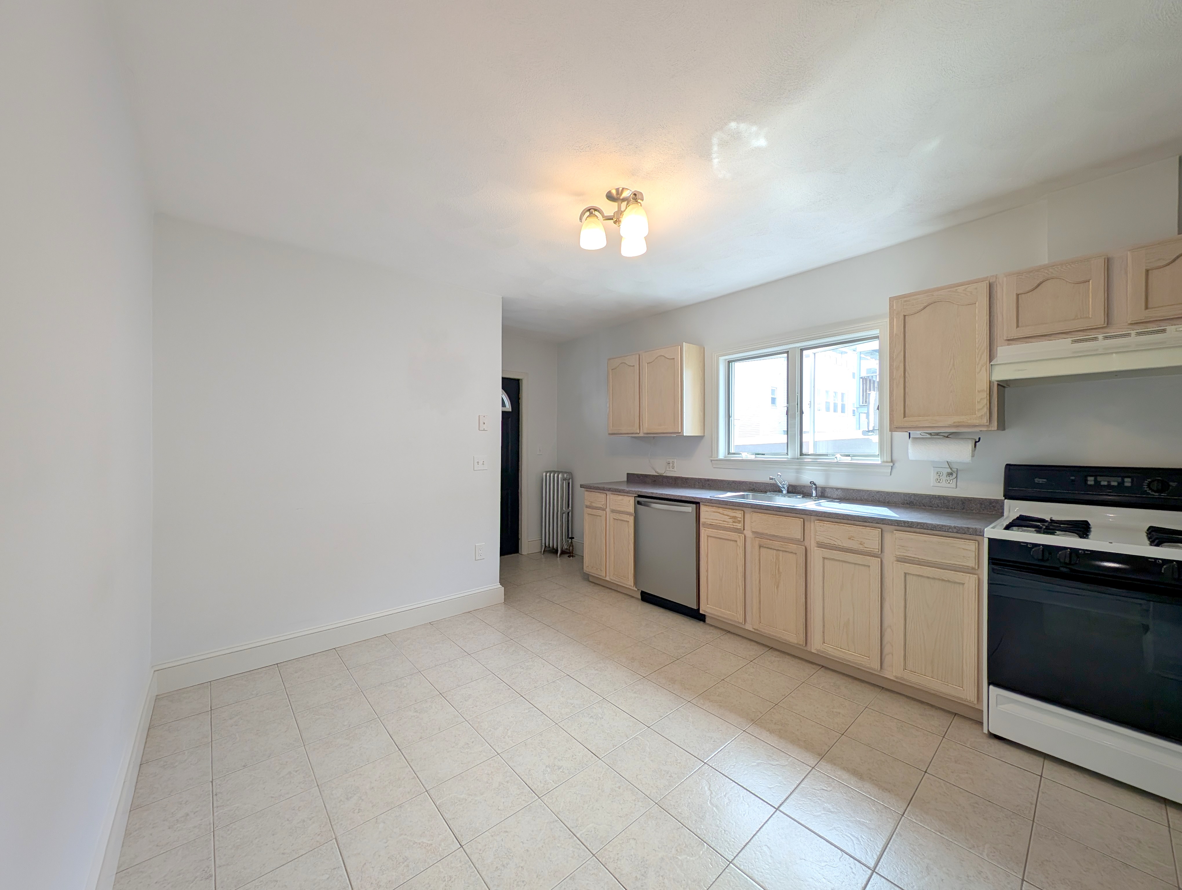 2.5 bed, 1 bath apartment for rent at 63 Boston Ave Unit 63, Powder House Square — photo 6 of 23