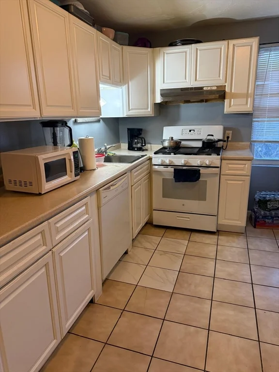 4 bed, 1 bath apartment for rent at 63 Canton St Unit 1, Stoughton — photo 22 of 22