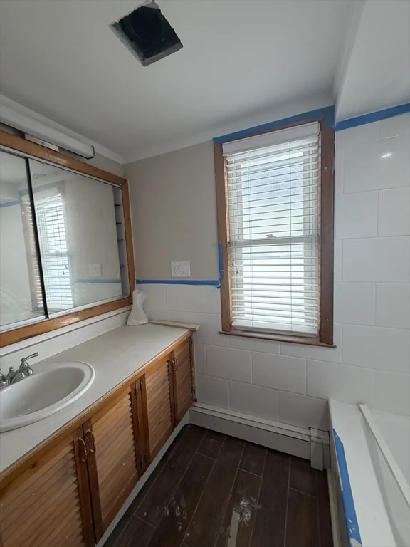 3 bed, 1 bath apartment for rent at 63 Carroll Unit 2, Chelsea — photo 2 of 9