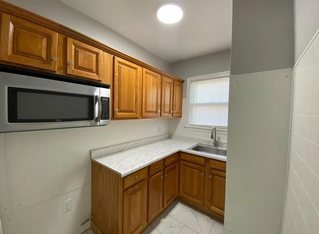 3 bed, 1 bath apartment for rent at 63 Clark St Unit 1, New Bedford — photo 1 of 7