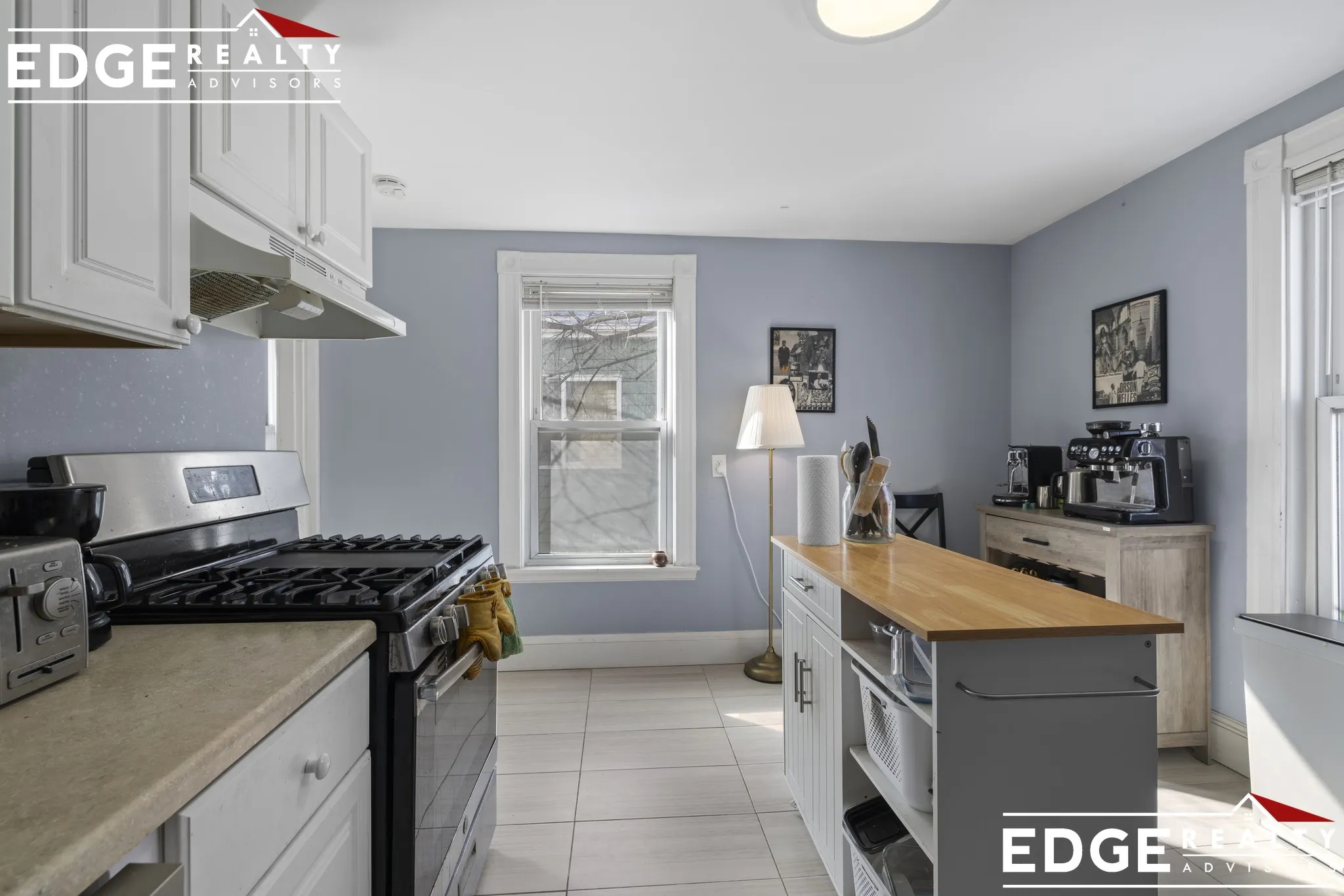 4 bed, 2 bath apartment for rent at 63 Coolidge Rd Unit 2, Allston — photo 10 of 18