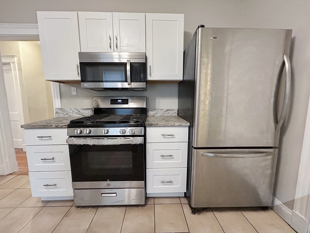 3 bed, 1 bath apartment for rent at 63 Draper St Unit 1, Dorchester — photo 5 of 19