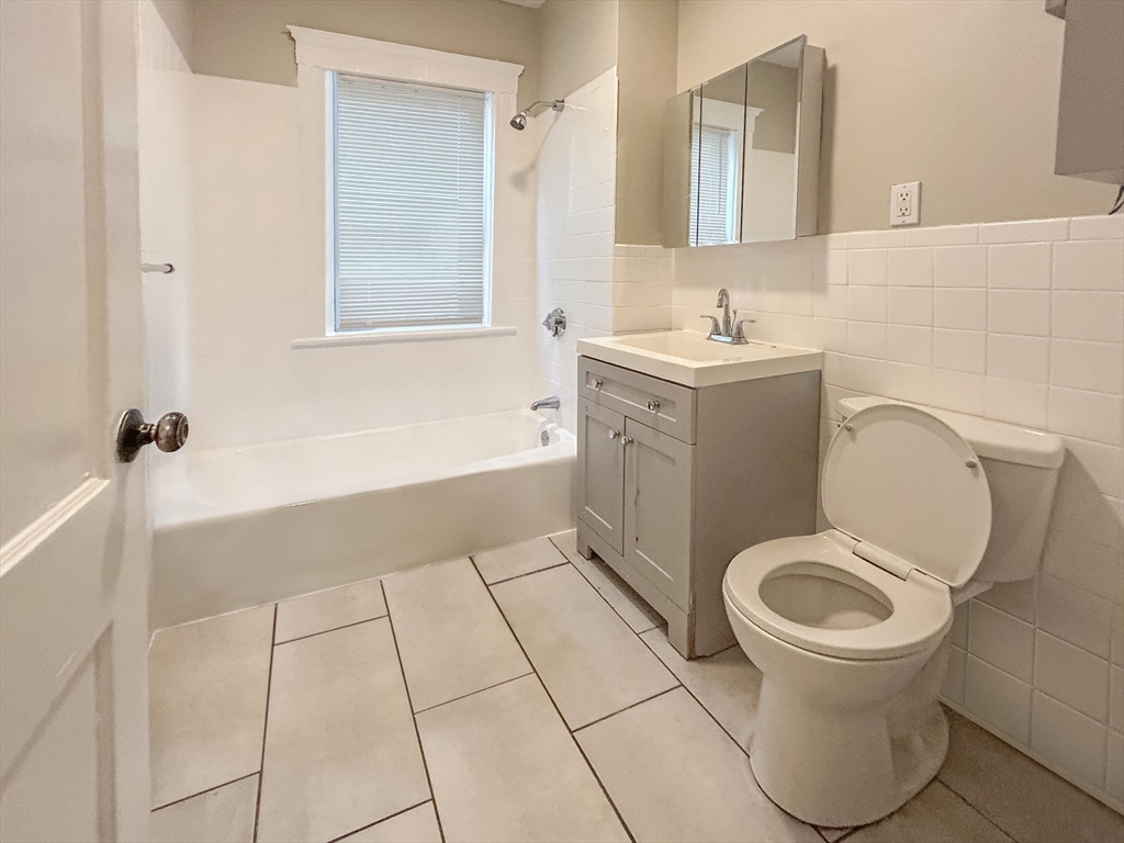 3 bed, 1 bath apartment for rent at 63 Draper St Unit 1, Dorchester — photo 12 of 19