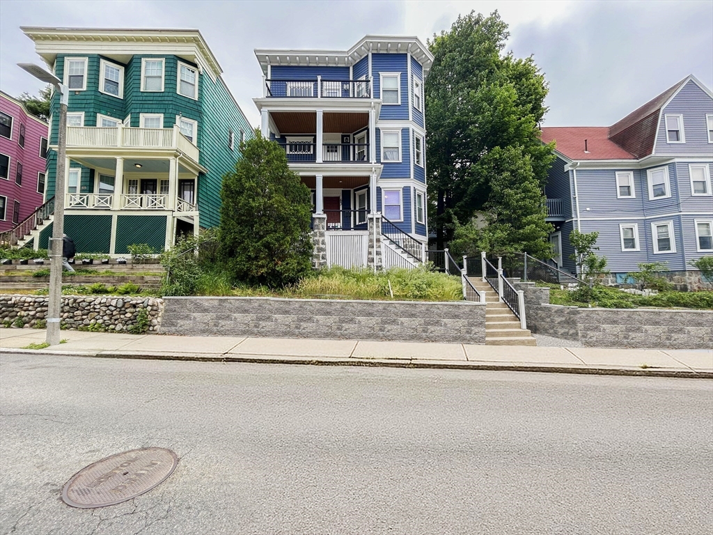 3 bed, 1 bath apartment for rent at 63 Draper St Unit 1, Dorchester — photo 1 of 19