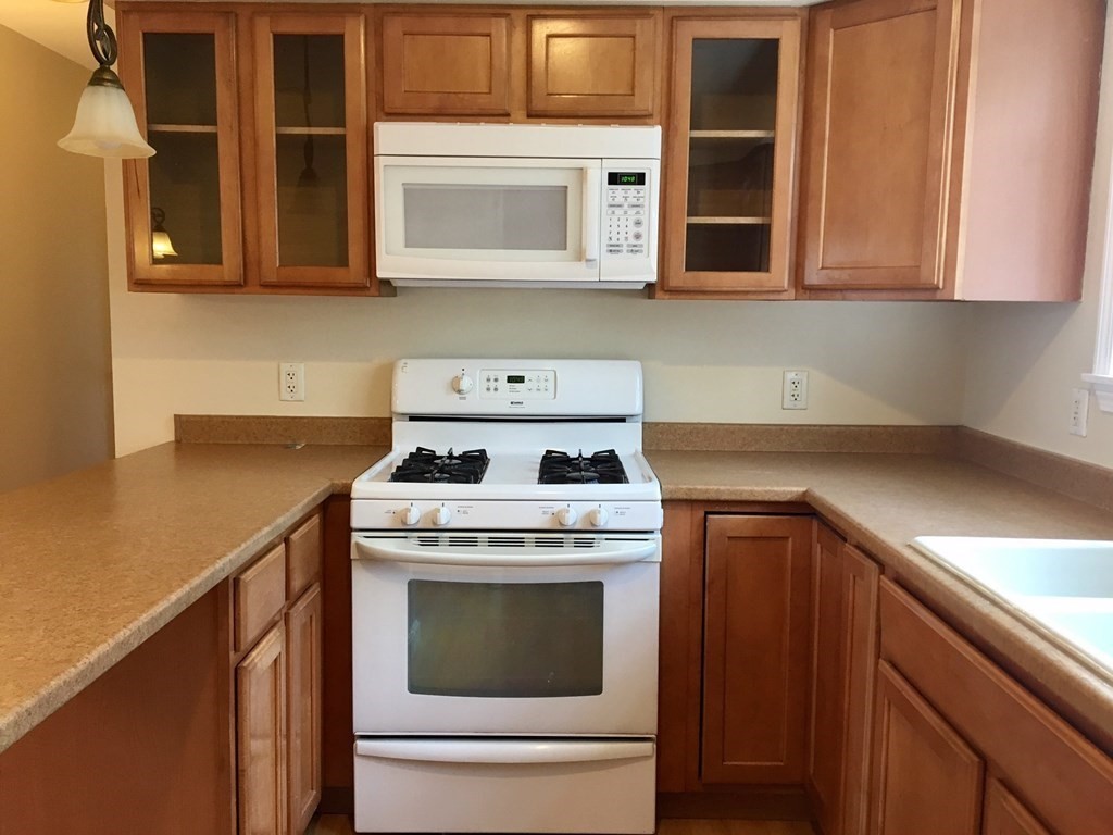 1 bed, 1 bath apartment for rent at 63 Ellerton St Unit 1, Revere — photo 3 of 11