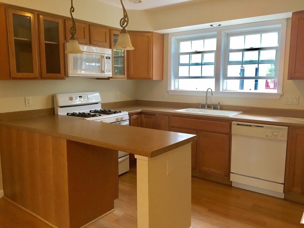 1 bed, 1 bath apartment for rent at 63 Ellerton St Unit 1, Revere — photo 4 of 11