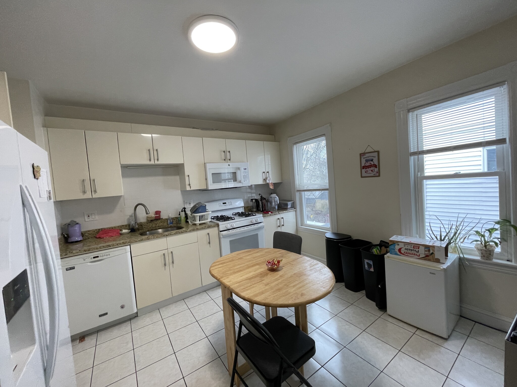 4 bed, 2 bath apartment for rent at 63 Fairbanks St Unit 2, Brighton — photo 1 of 40