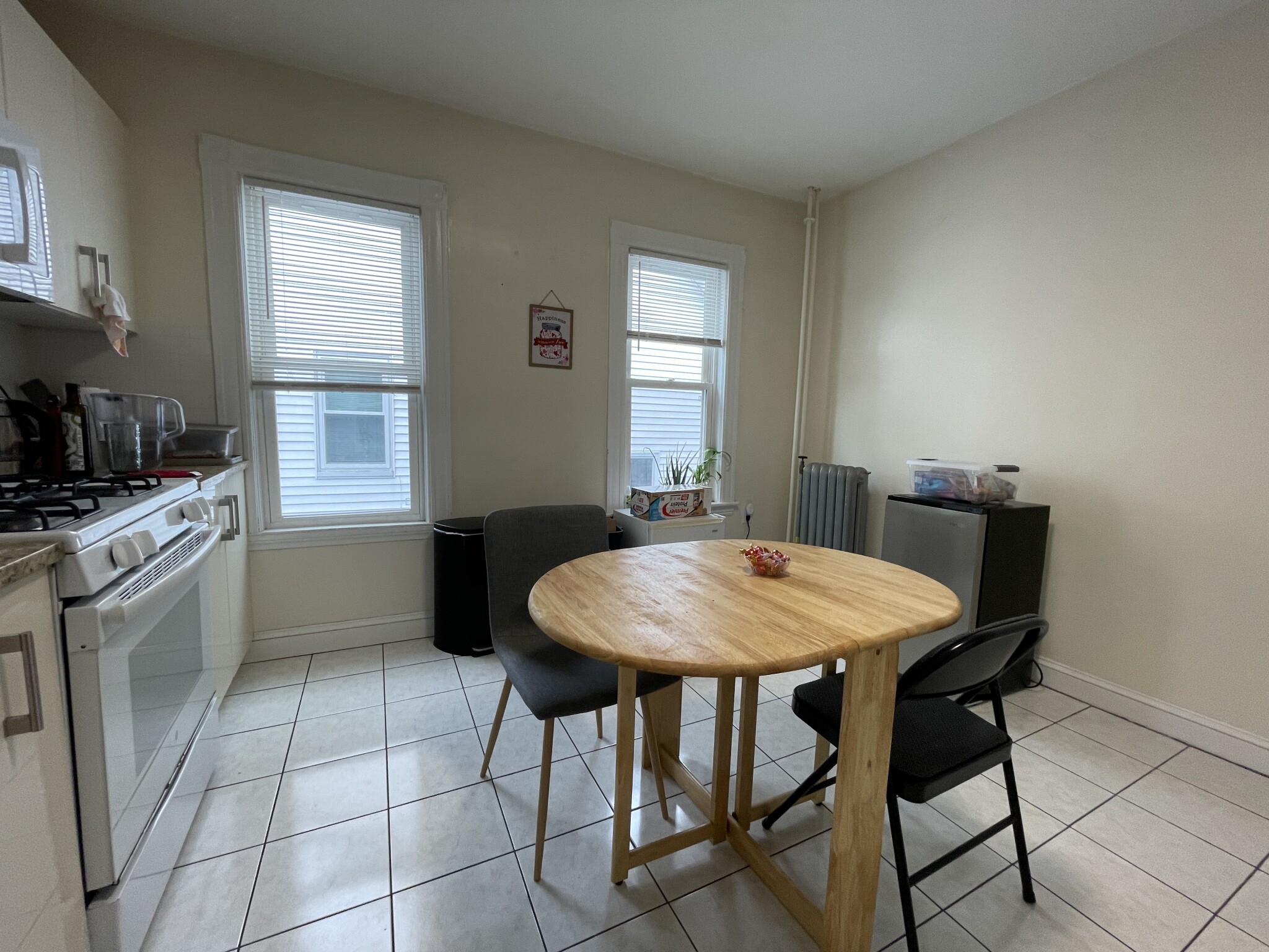 4 bed, 2 bath apartment for rent at 63 Fairbanks St Unit 2, Brighton — photo 4 of 40