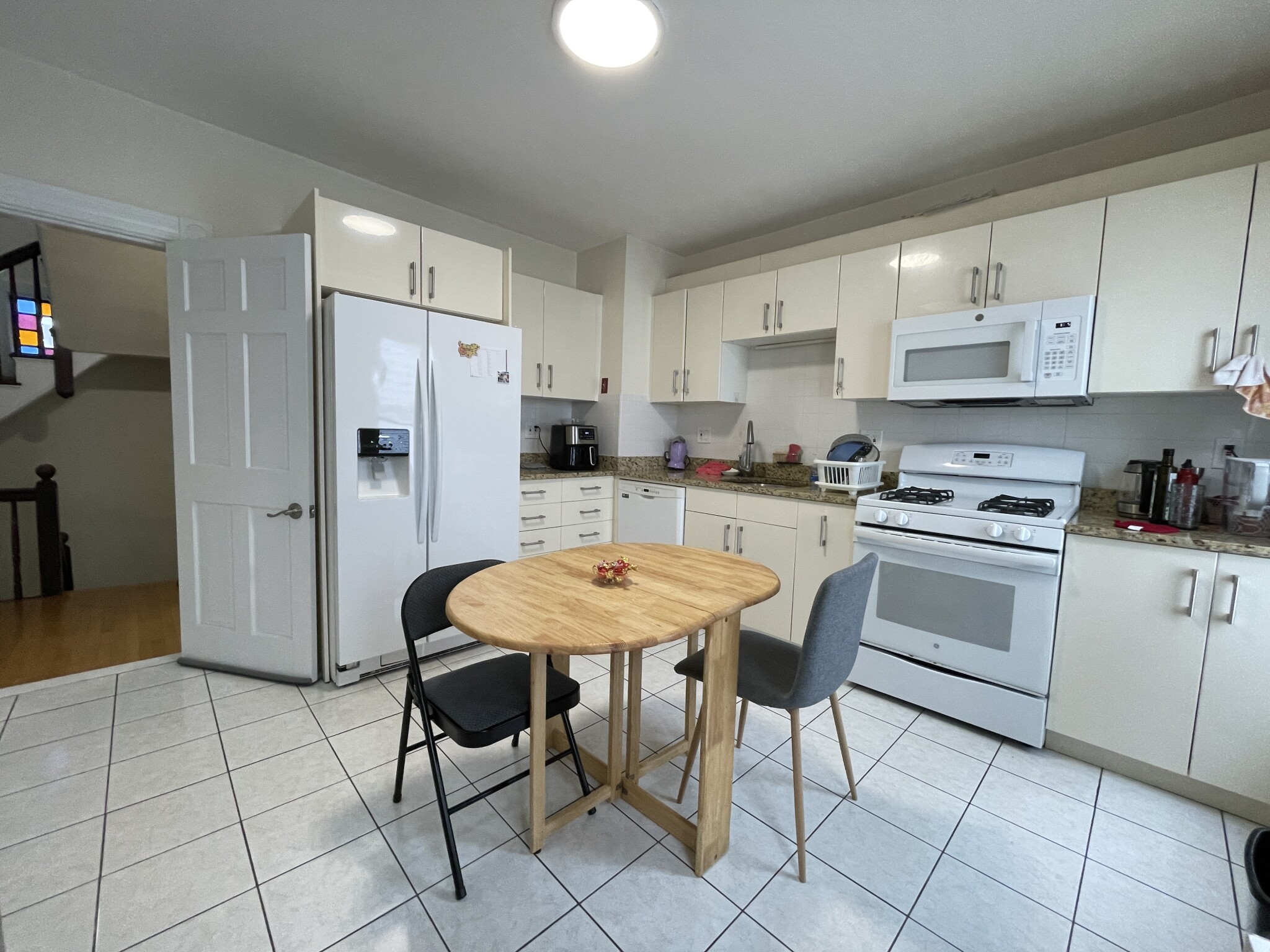 4 bed, 2 bath apartment for rent at 63 Fairbanks St Unit 2, Brighton — photo 2 of 40
