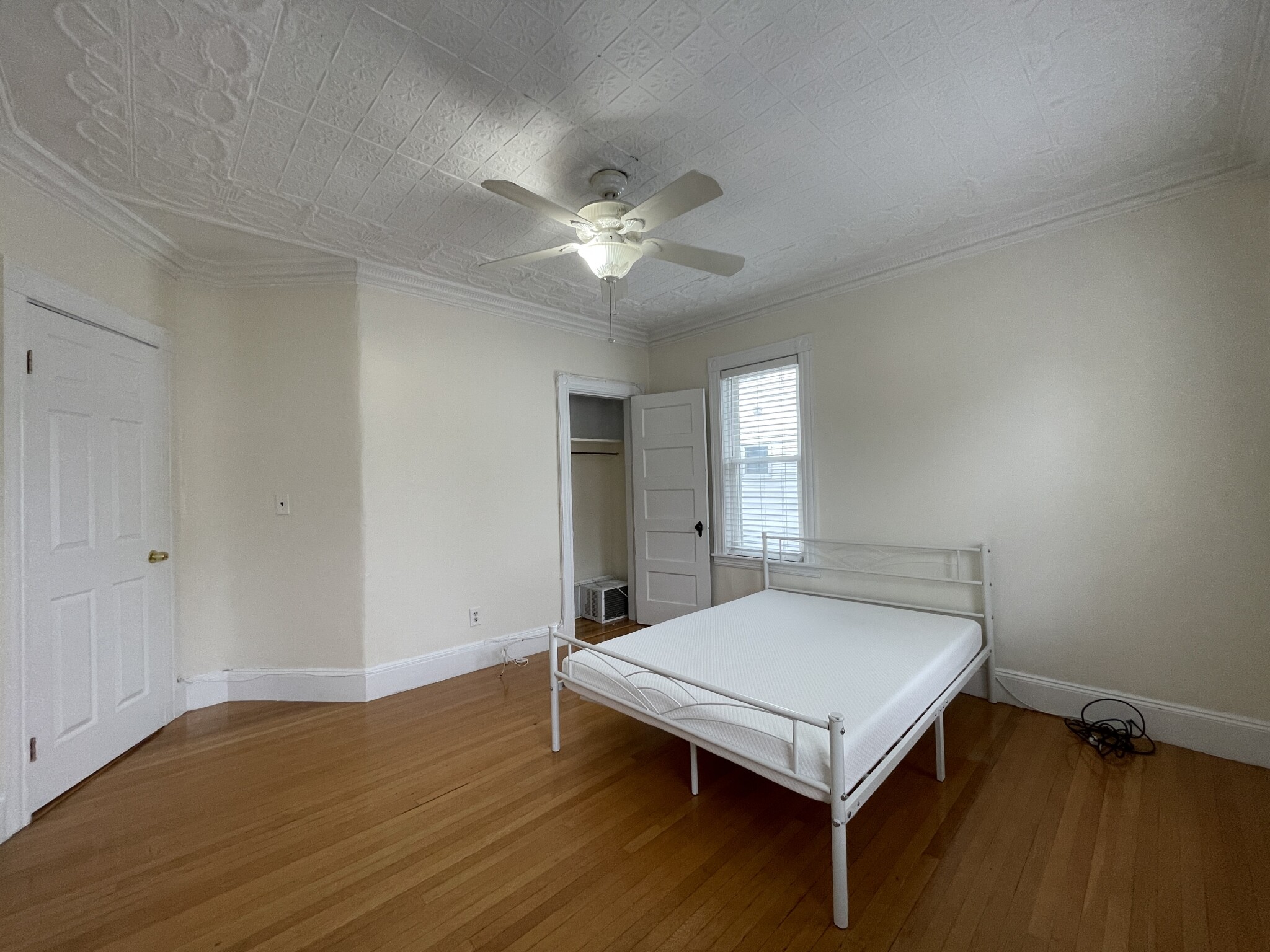 4 bed, 2 bath apartment for rent at 63 Fairbanks St Unit 2, Brighton — photo 6 of 40