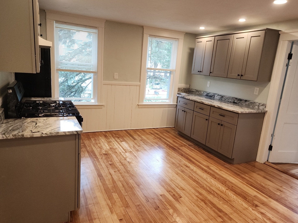 2 bed, 1 bath apartment for rent at 63 Fifth Ave Unit 2, Worcester — photo 3 of 13