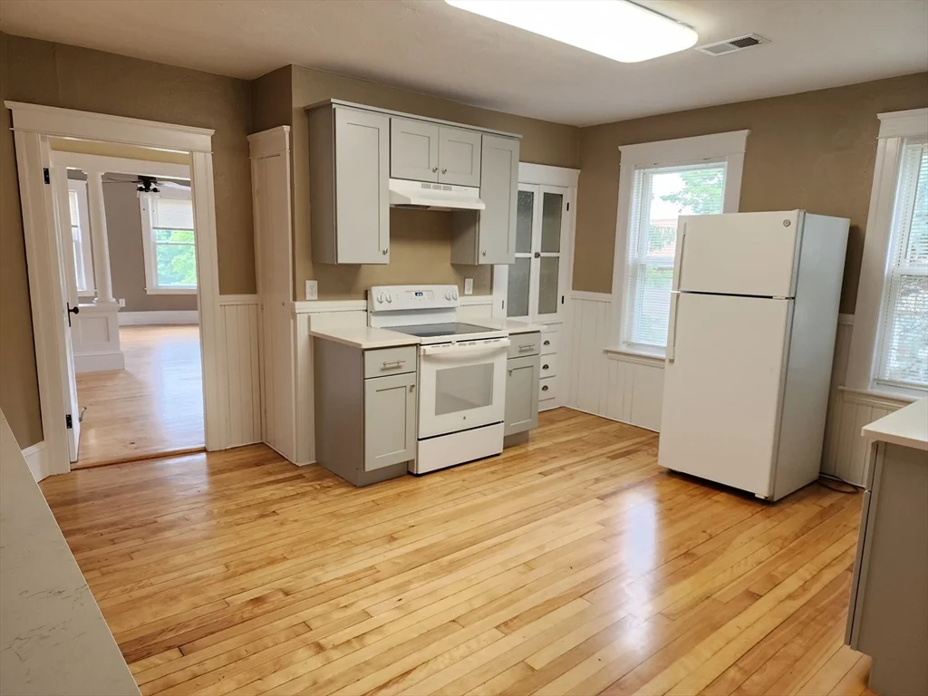 2 bed, 2 bath apartment for rent at 63 Fifth Ave Unit 3, Worcester — photo 2 of 13