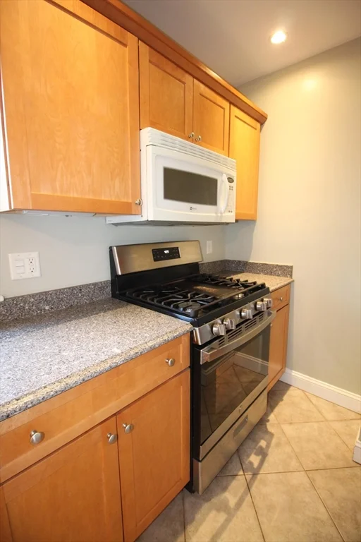 4 bed, 2 bath apartment for rent at 63 Foster St Unit 63, Arlington — photo 13 of 27